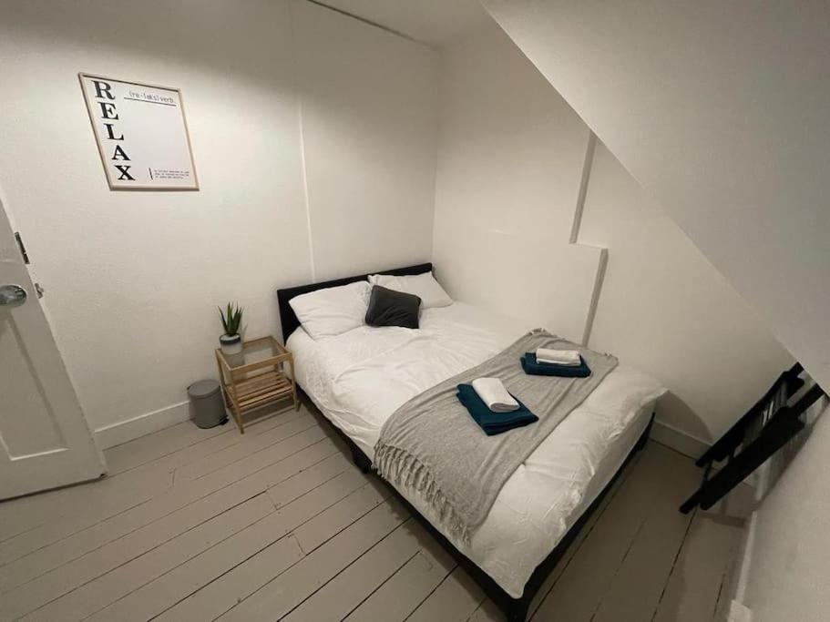 Beautiful 2 Bedroom On Tower Bridge London Eksteriør billede