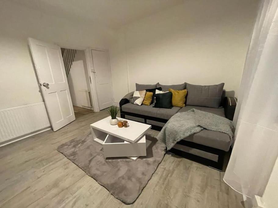 Beautiful 2 Bedroom On Tower Bridge London Eksteriør billede