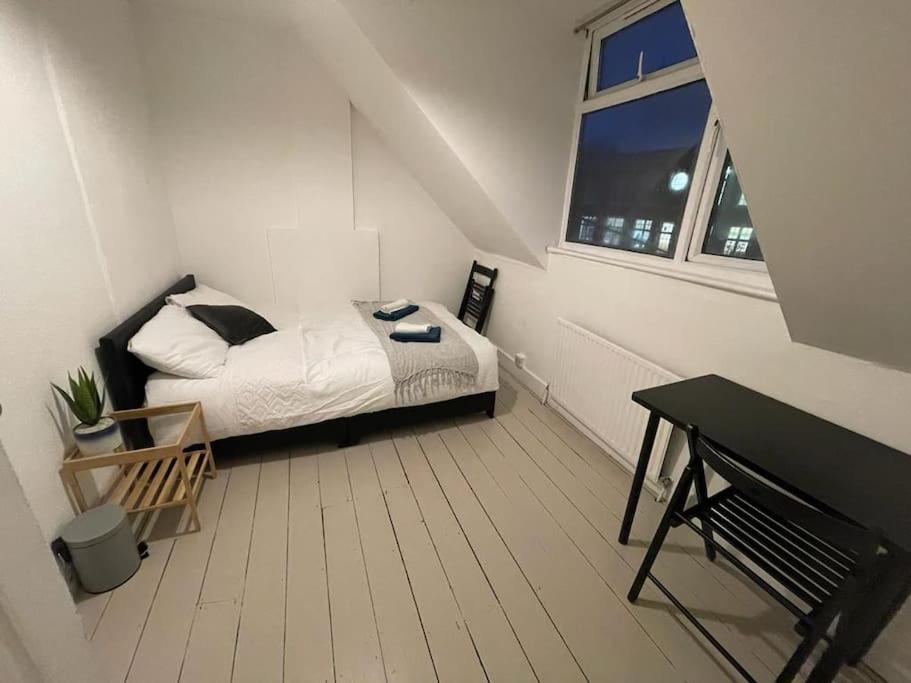 Beautiful 2 Bedroom On Tower Bridge London Eksteriør billede